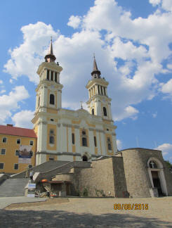 Maria Radna ist der bedeutendste rmisch-katholische Wallfahrtsort der Dizese Temeswar und eine Ppstliche Basilika in Radna, einem Stadtteil der Kleinstadt Lipova im Kreis Arad im Westen Rumniens.