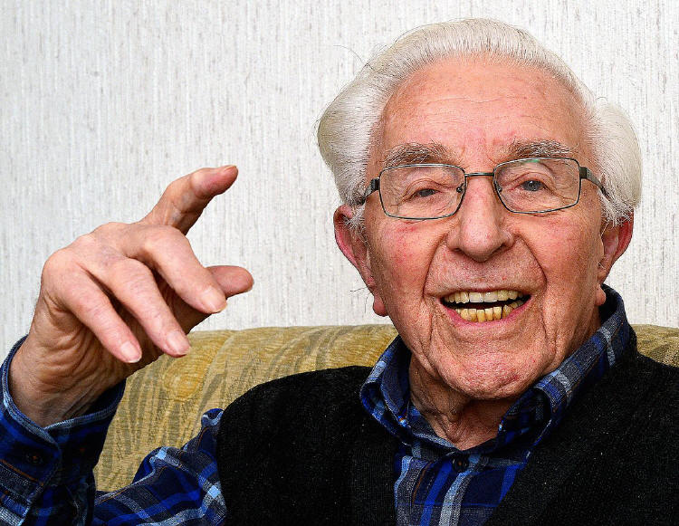 Voller Dynamik und Lebenslust - so kannten viele Gladbecker Karl-Heinz Leitzen, der jetzt im Alter von 97 Jahren verstarb.