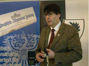 Nahm sich Zeit für die Fragen der Landsleute aus NRW; LO-Sprecher Stephan Grigat.